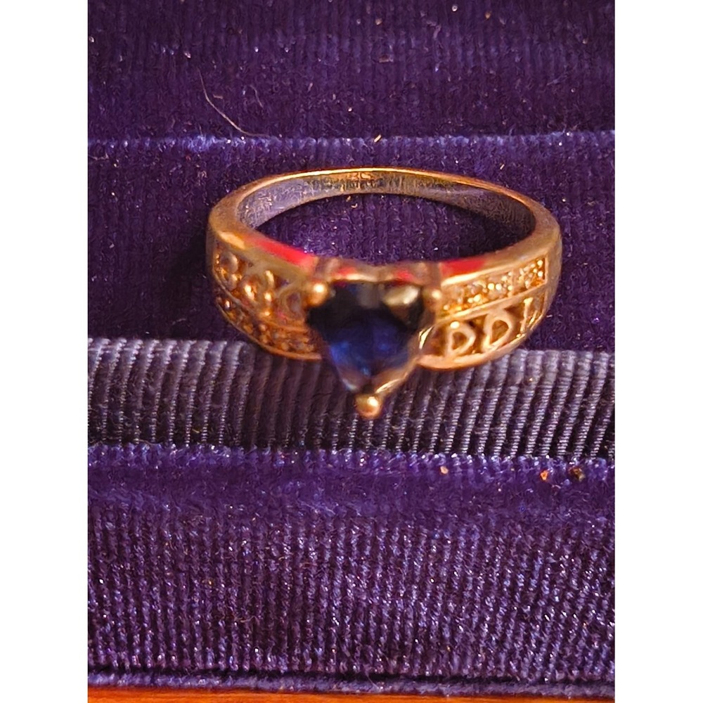 Heart Cut Blue Stone Ring Gold Tone Filigree Accents Size 7.5 Womens Cocktail